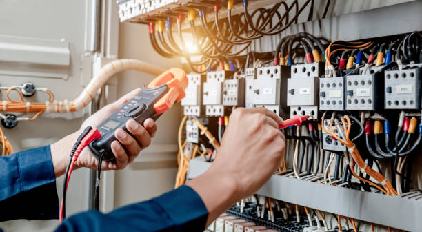 Best Emergency Electrical Repair  in Oak Trail Shores, TX